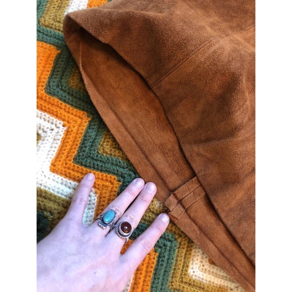 True Vintage 1970s Genuine Suede High Wasted Skirt - Picture 8 of 10